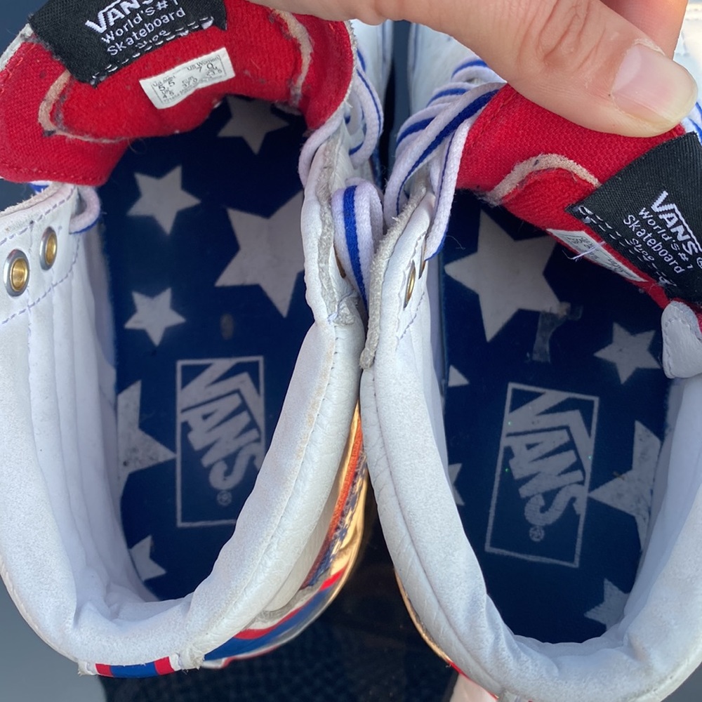 Vans - Picture 6 of 7